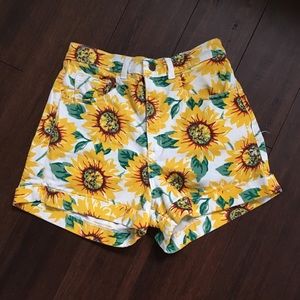 High Waisted Jean Daisy Shorts